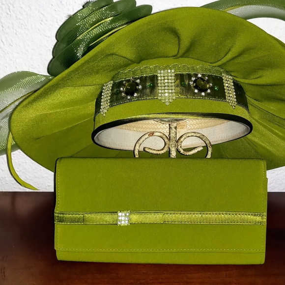 Hats & Purses - Picture 4 of 8